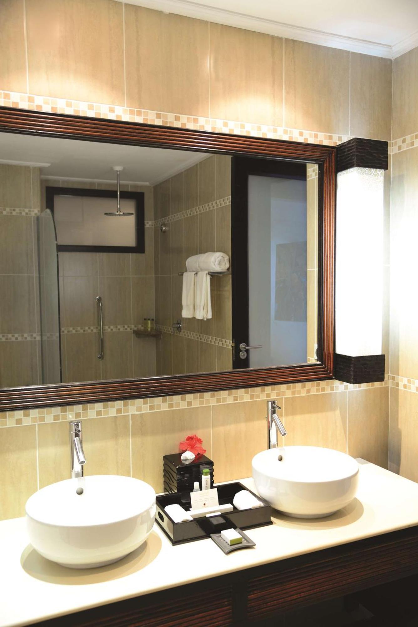 Doubletree By Hilton Seychelles Allamanda Resort & Spa Takamaka Eksteriør bilde