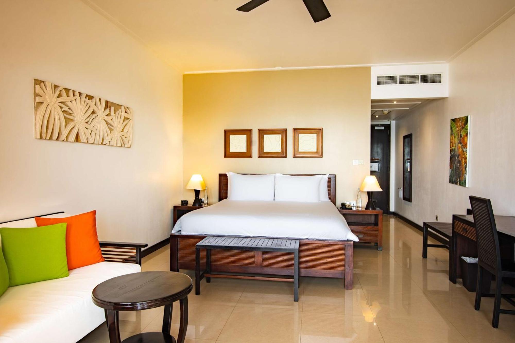 Doubletree By Hilton Seychelles Allamanda Resort & Spa Takamaka Eksteriør bilde