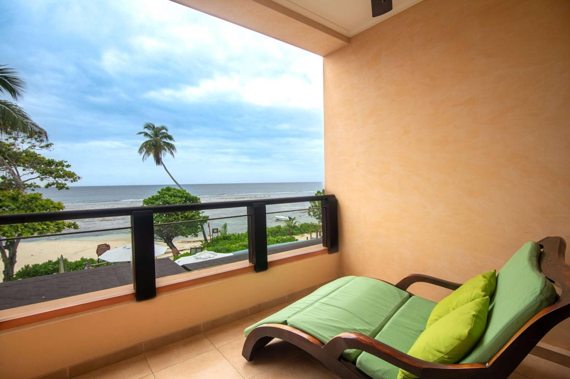 Doubletree By Hilton Seychelles Allamanda Resort & Spa Takamaka Eksteriør bilde