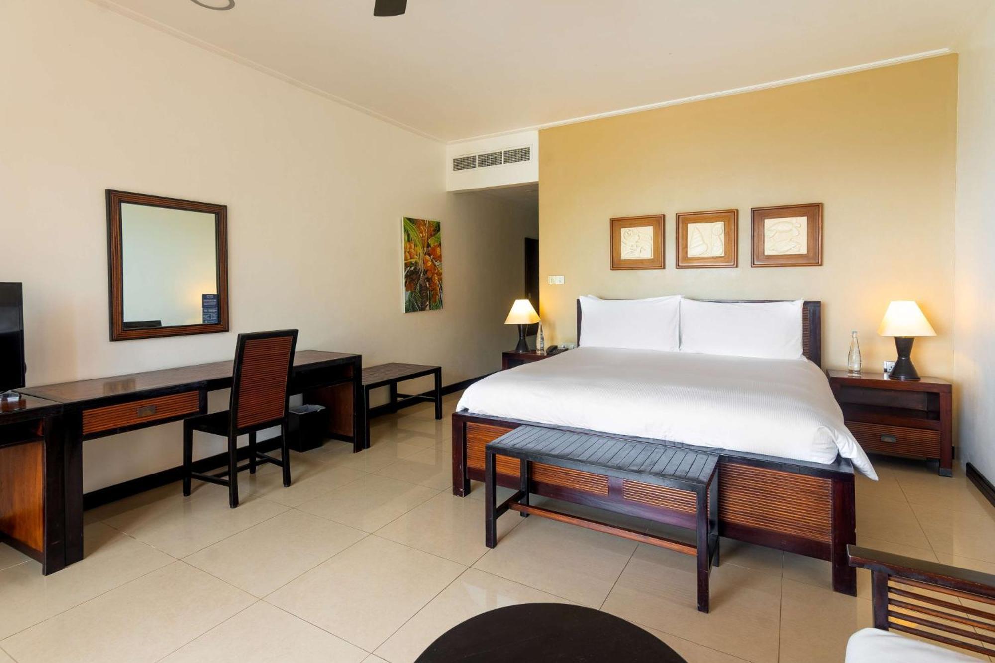 Doubletree By Hilton Seychelles Allamanda Resort & Spa Takamaka Eksteriør bilde