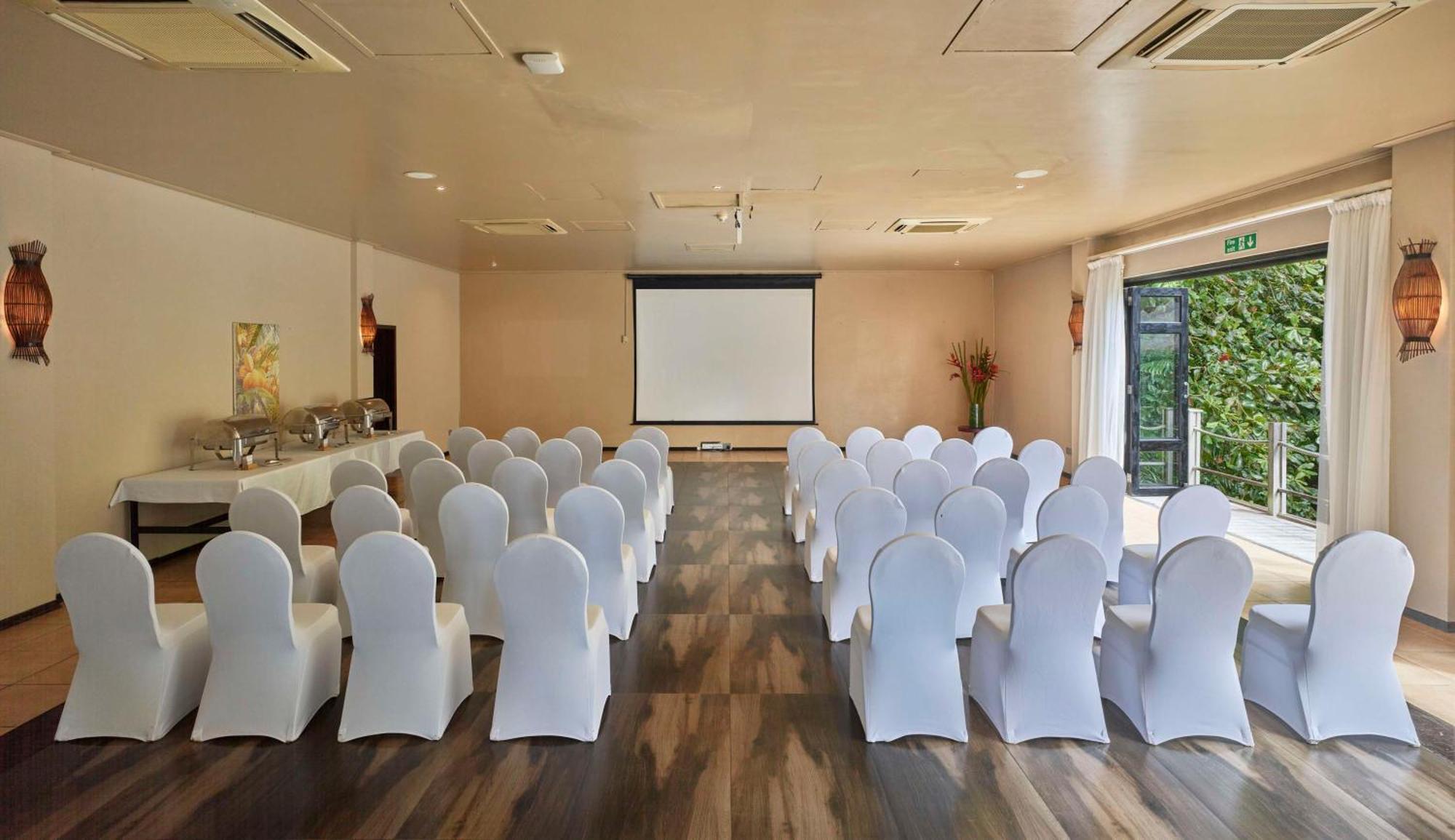 Doubletree By Hilton Seychelles Allamanda Resort & Spa Takamaka Eksteriør bilde